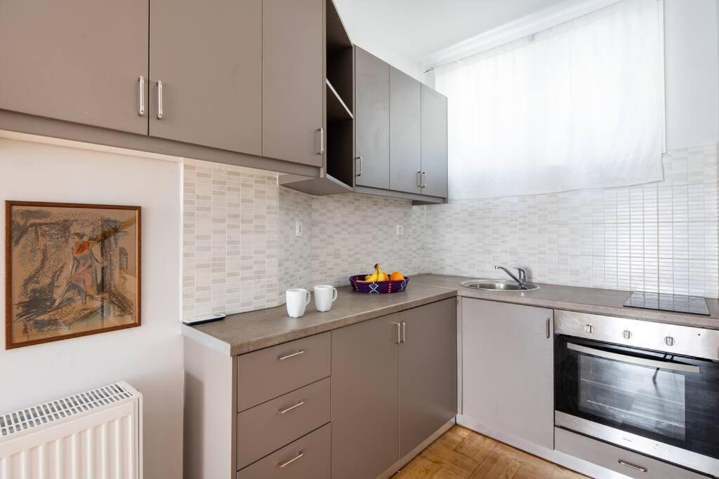 Newly Renovated, Quiet & Central Apartment In Kolonaki Athena Bagian luar foto